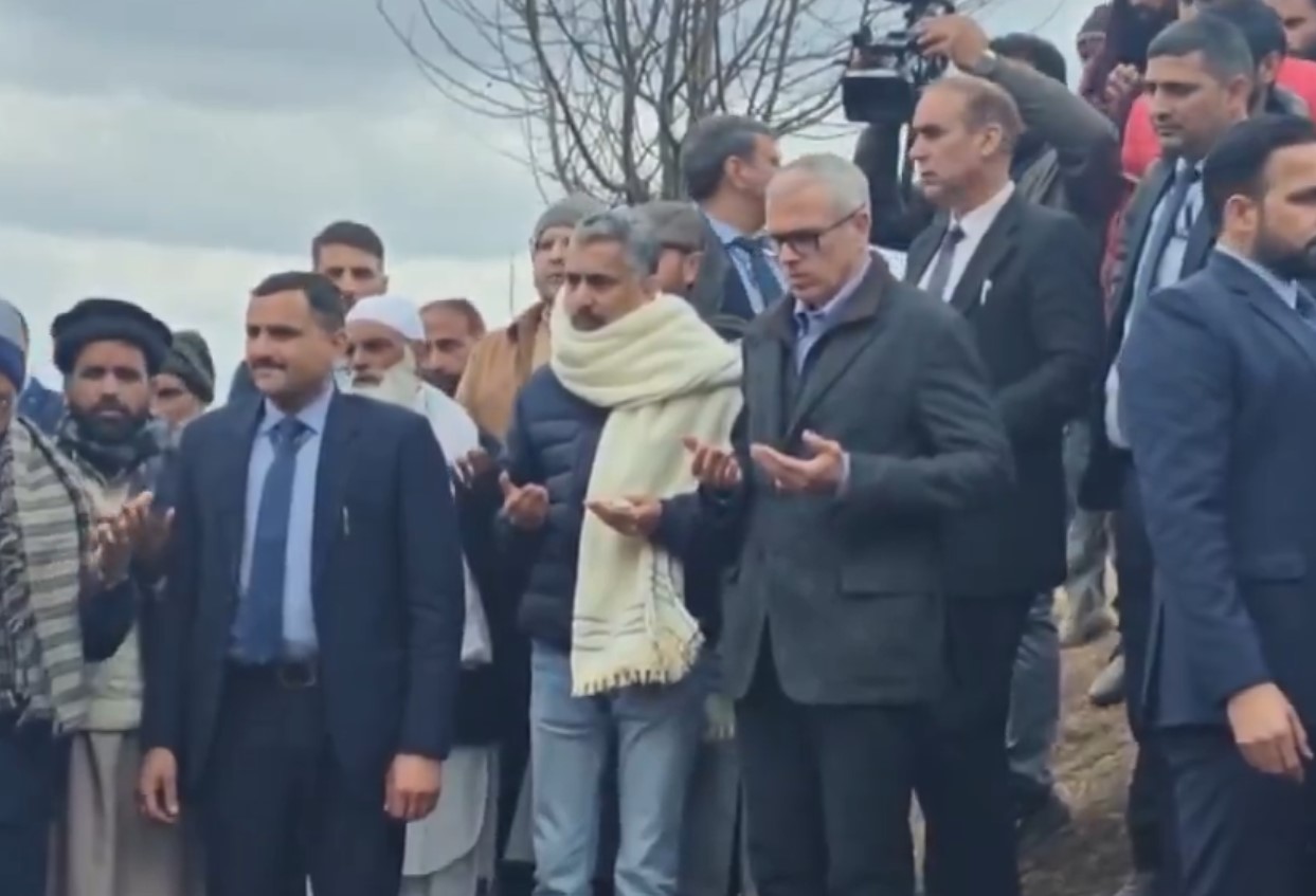 લોકોની પડખે મુખ્યમંત્રી