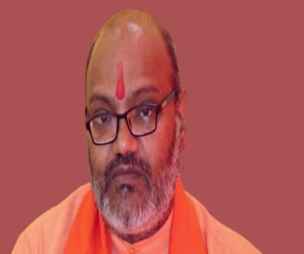 કોણ છે એ સંત જેમણે PM મોદીને લોહીથી લખ્યો પત્ર