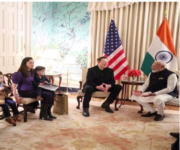 મોદી-મસ્કની મુલાકાત દરમિયાન હતી એક મહિલા