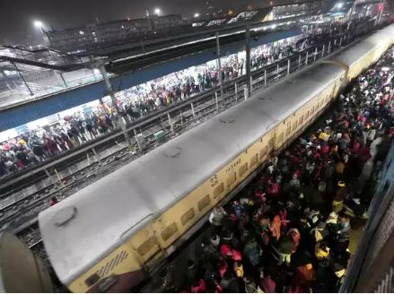 રેલવે સ્ટેશન પર ક્યારે ક્યારે થઈ છે ભાગદોડ?