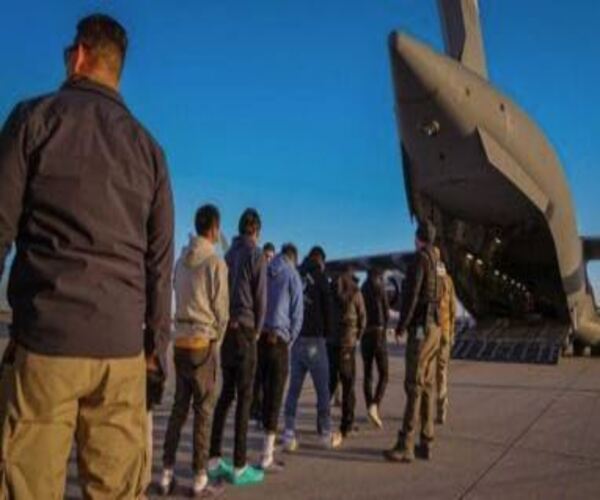 પનામાથી 12 ભારતીયો પહોંચ્યા દિલ્લી