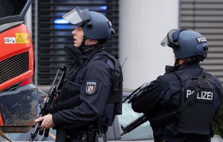 જર્મનીમાં કોર્ટની બહાર ફાયરિંગ