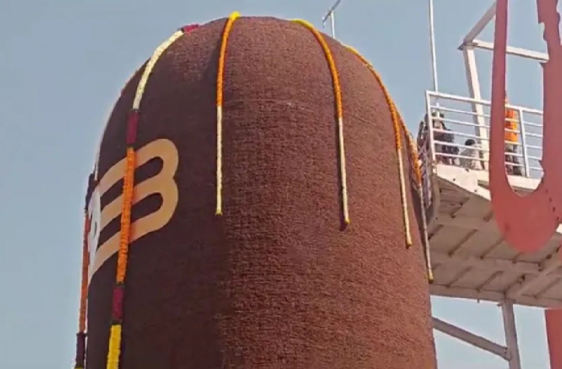 ભક્તો માટે આકર્ષણનું કેન્દ્ર બન્યું આ શિવલિંગ!