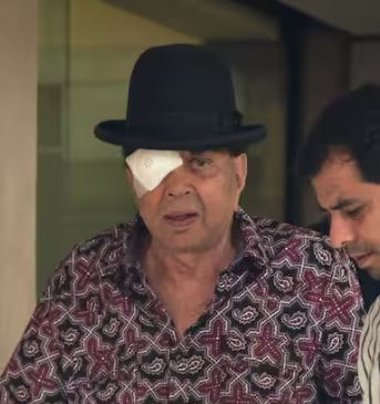 કેમ ધરમપાજીની એક આંખ પર છે પટ્ટી?