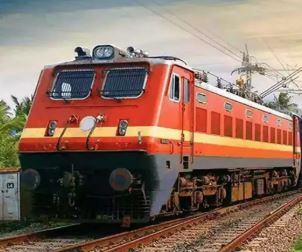 કેમ અલગ અલગ ટ્રેનમાં