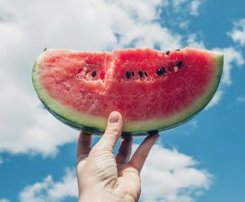 તરબૂચ ખાવાથી મજા તો આવે છે