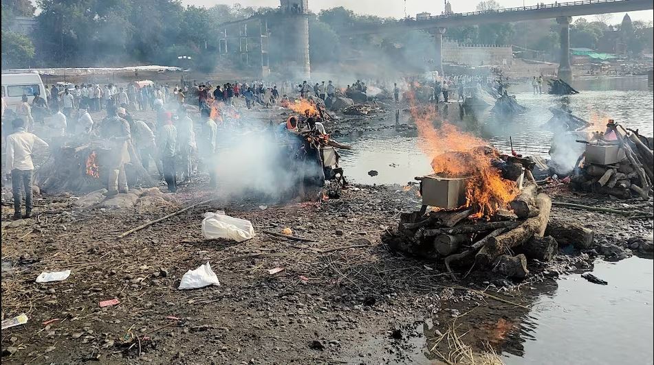 ગુજરાત ફટાકડા ફેક્ટરીમાં આગની દુર્ઘટનાં