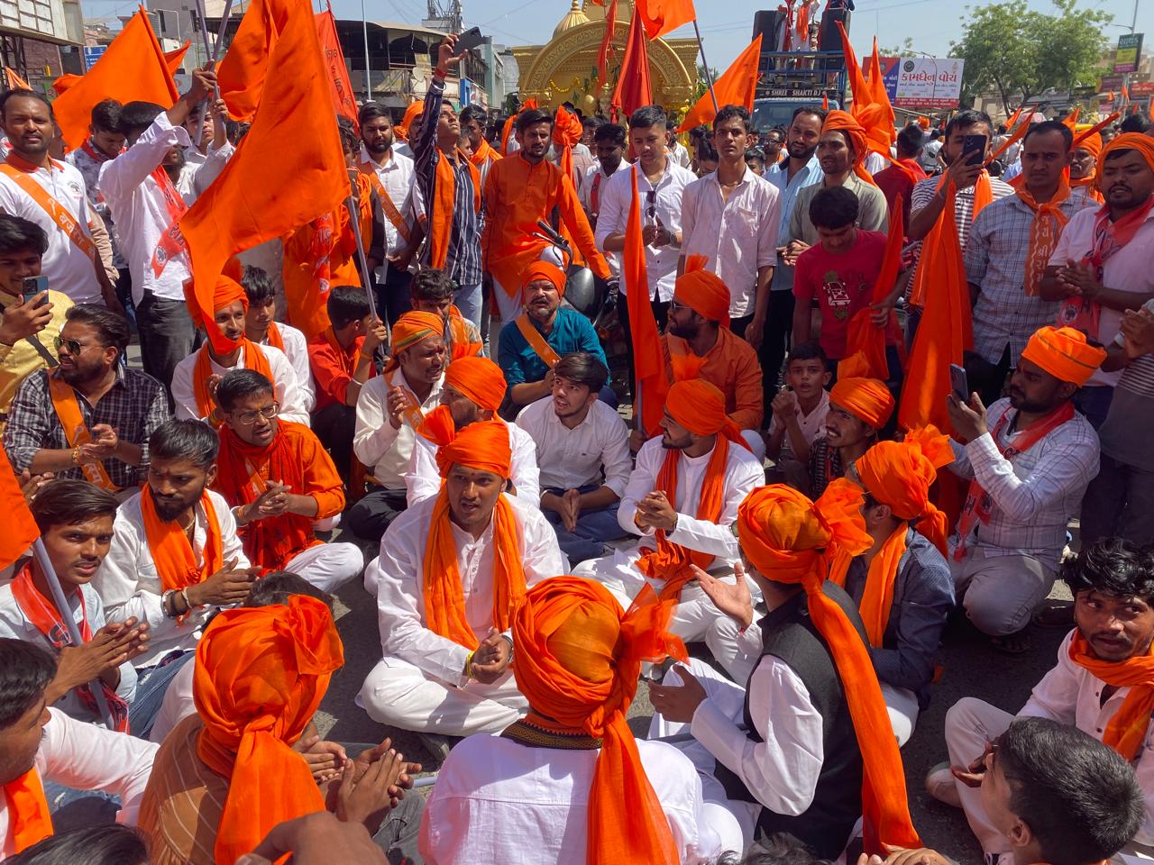 અમદાવાદમાં રામનવમી શોભાયાત્રામાં વિવાદ