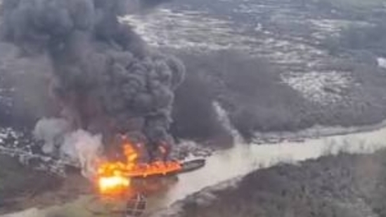 148 લોકોની જીંદગી હોમાઈ, પાણીની વચ્ચોવચ થયા ભડથું