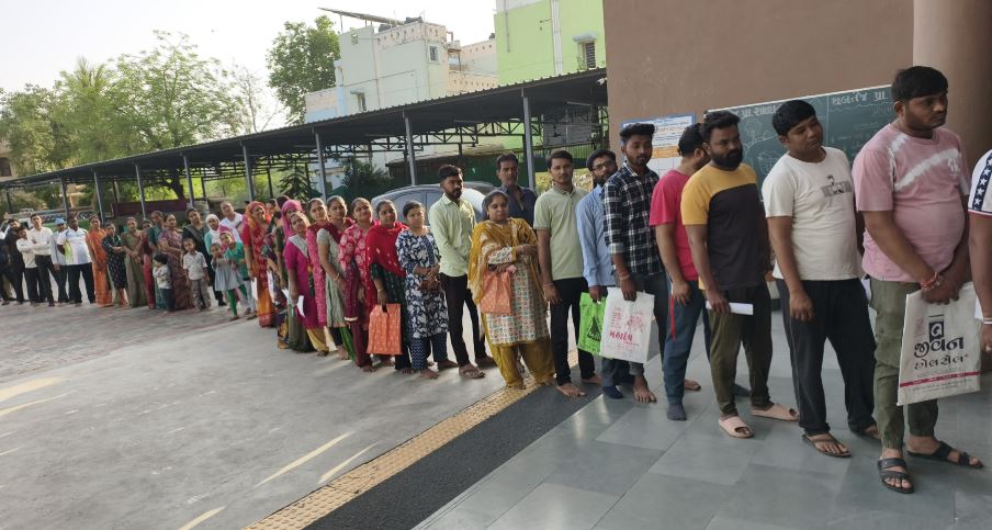 સરકારી સ્કૂલ ચલે હમ