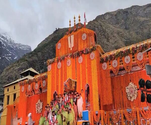 ખુલ્યા બદ્રીનાથ ધામના કપાટ