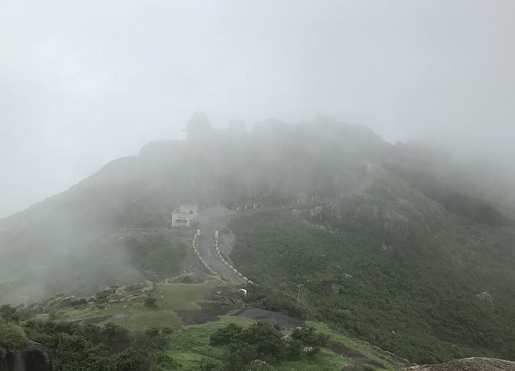 માઉન્ટ આબુમાં ભારે વરસાદ સાથે કરા