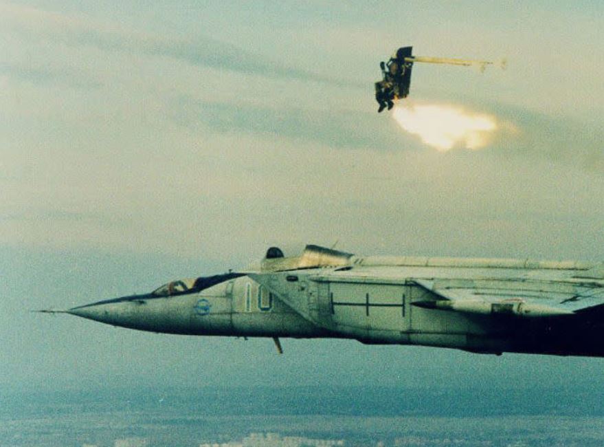 ફાઈટર જેટમાંથી ઈજેક્ટ થયા પછી