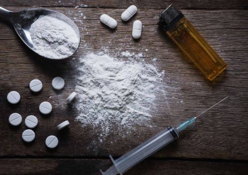 અમીર યુવાનોને ટાર્ગેટ કરતાં પેડલર ઝડપાયા