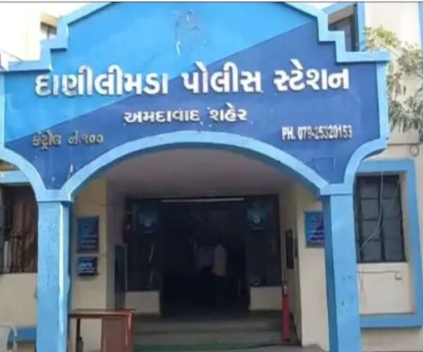 ફ્લેટના રૂપિયા પરત માંગતા વેપારી પર તલવારથી હુમલો