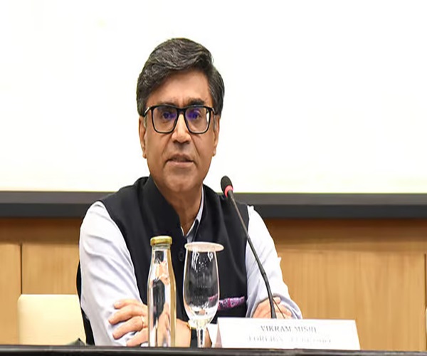 'હુમલા સમયે આતંકવાદીઓ પાકિસ્તાનમાં તેમના આકાનાં સંપર્કમાં હતા'