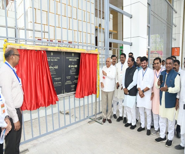 પીએમ મોદીએ 18 રેલવે સ્ટેશનોનું લોકાપર્ણ કર્યું