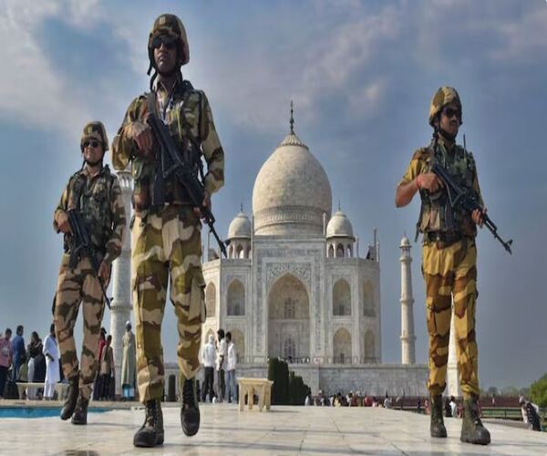 તાજમહેલને બોમ્બથી ઉડાવાની ધમકી