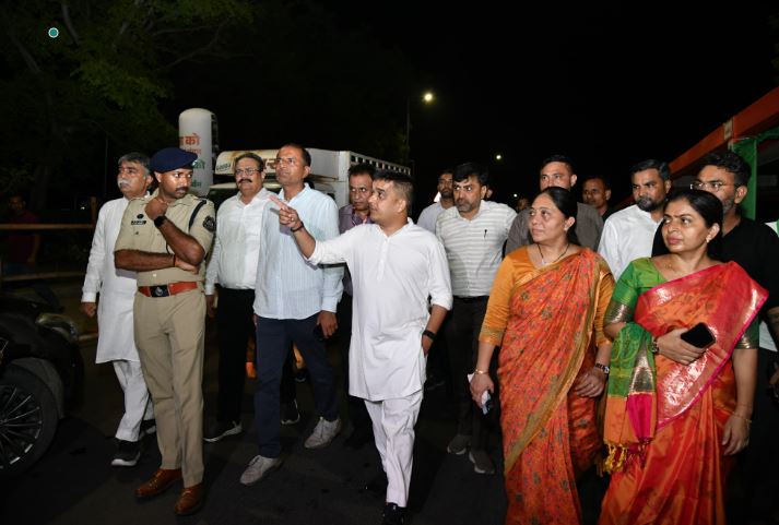 મોડી રાત્રે હર્ષ સંઘવીએ રૂટનું કર્યું નિરીક્ષણ