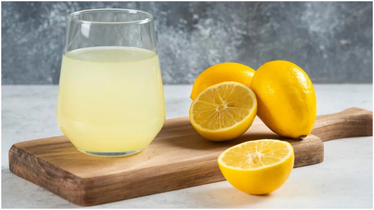 સવારે હુંફાળા પાણીમાં મિક્સ કરી પીઓ લીંબુનો રસ