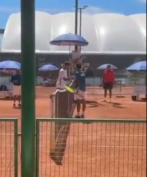 જુઓ પાકિસ્તાની ખેલાડીની હરકત