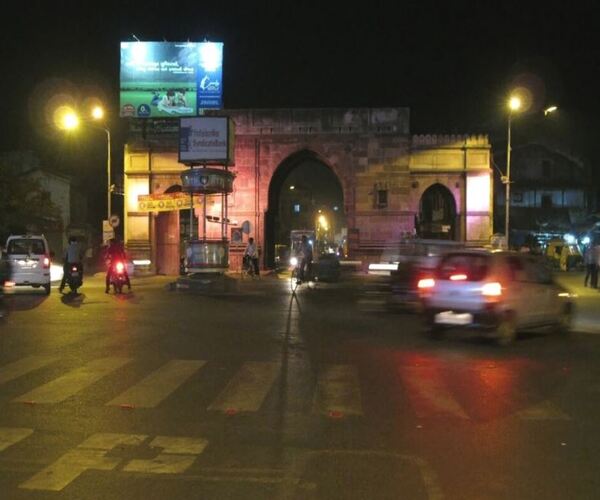 અમદાવાદના દિલ્હી દરવાજામાં મોડી રાત્રે ઘર્ષણ