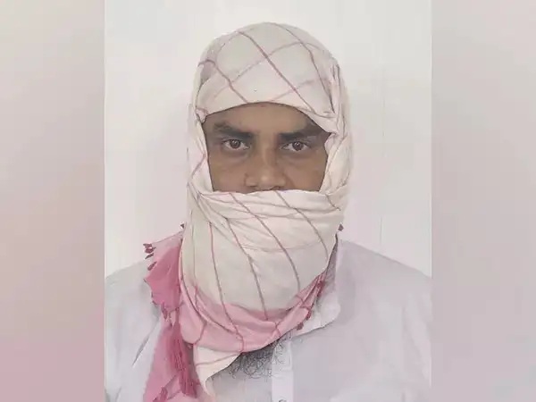 લાહોરમાં લીધી તાલીમ