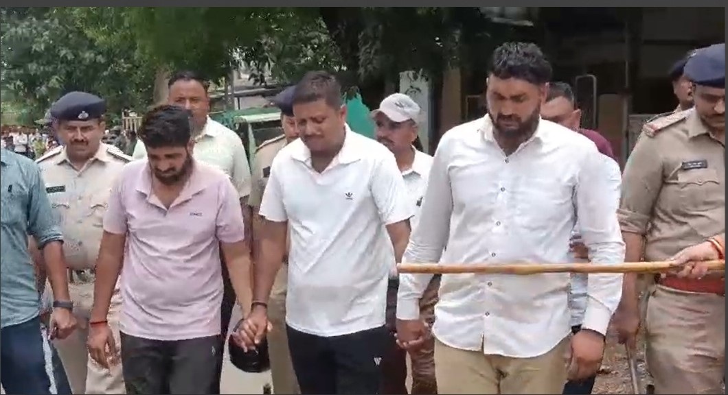 ભાવનગર:  યુવાનની હત્યાં મામલે ઝડપાયેલા શખ્સોની કરાયું રીકન્ટ્રક્શન