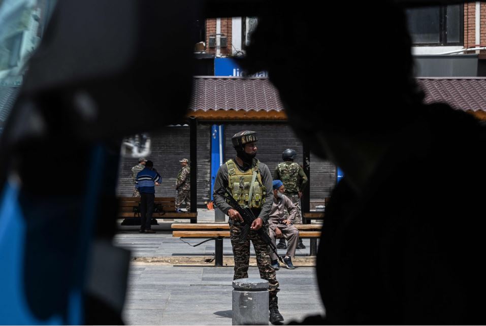 આખી રાત જાગતું રહ્યું પાકિસ્તાન!