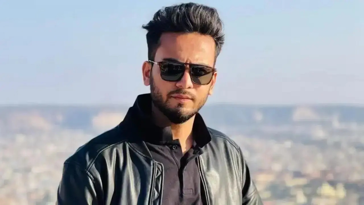 ‘શું પ્રખ્યાત થવું ગુનો છે…?’