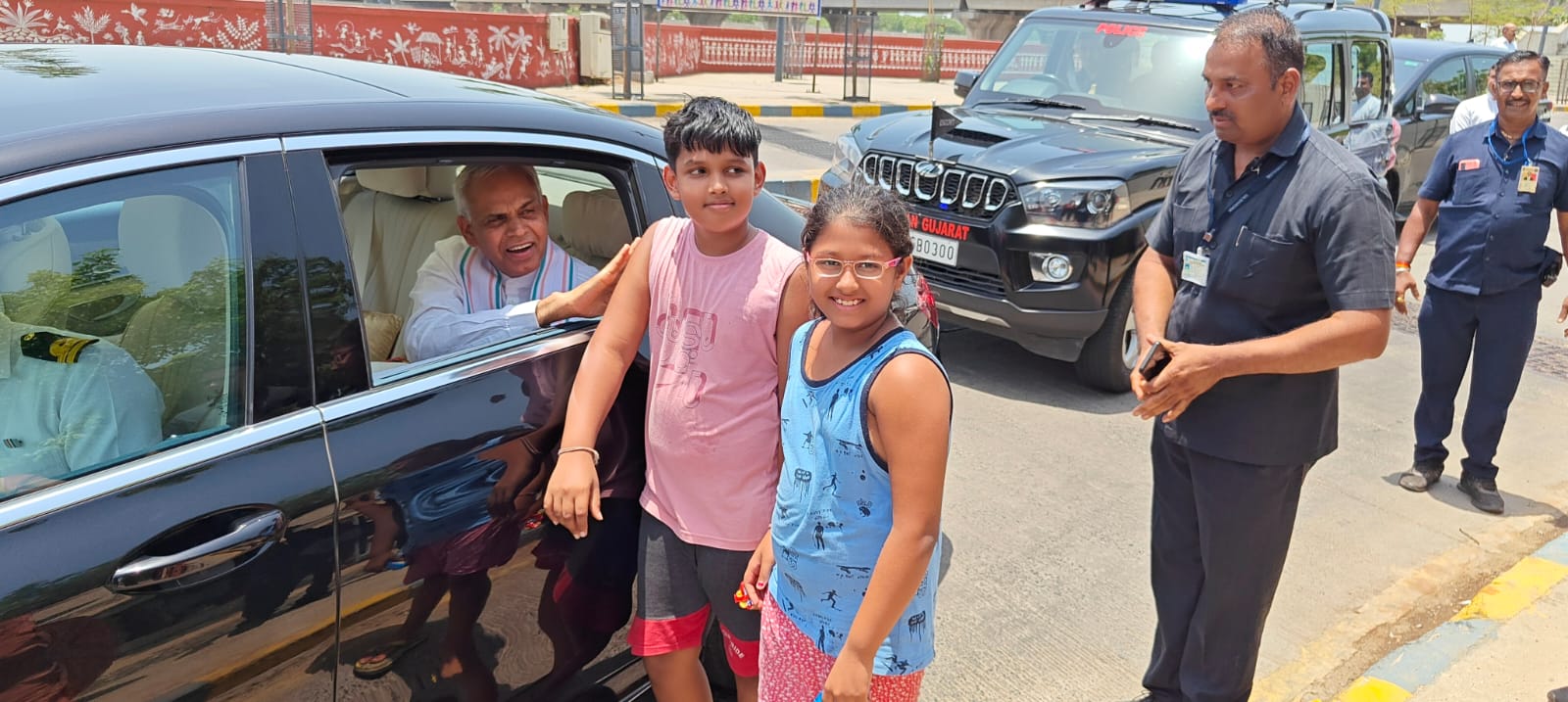 રાજ્યપાલ સામાન્ય નાગરીકની જેમ બાળકોને મળ્યા