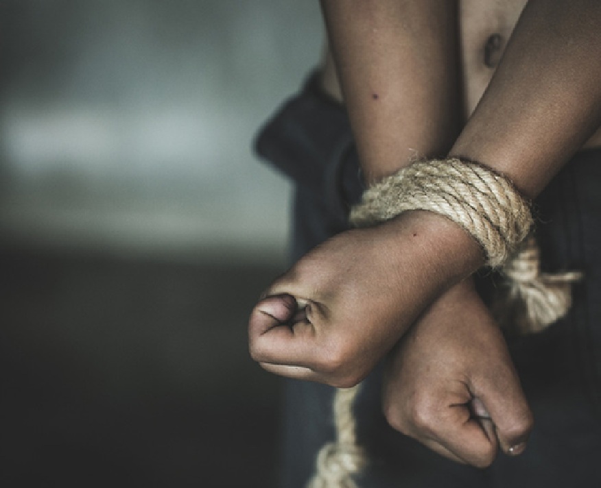 કાર-રિક્ષા વચ્ચે અકસ્માત થતાં શો-રૂમના ટેકનીશ્યનનું અપહરણ