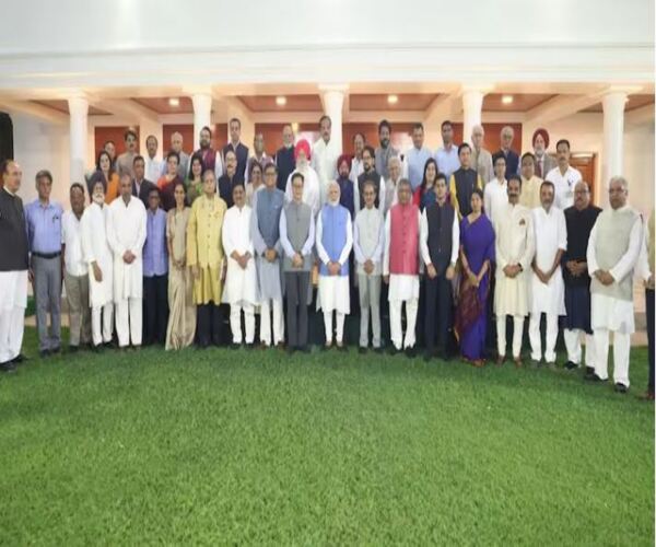 દુનિયામાં પાકિસ્તાનને ઉઘાડું પાડીને પરત આવ્યું ડેલિગેશન