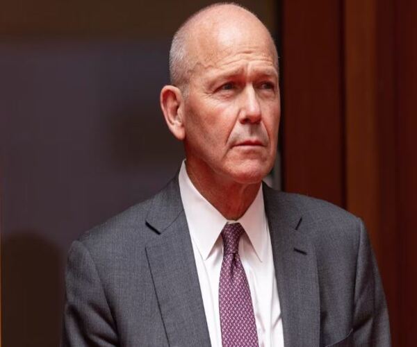 BOEINGના CEOની લેવાઈ તગડી ક્લાસ