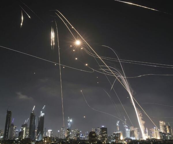 ઈરાને ઈઝરાયેલ પર છોડી અનેક બેલેસ્ટિક મિસાઈલ