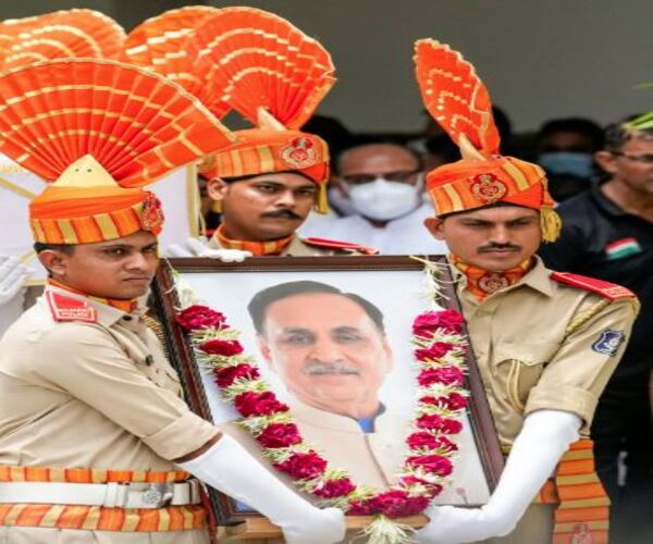 અનંતકાળની સફર પર વિજય રૂપાણી