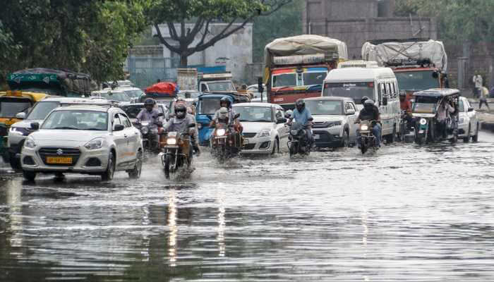 Delhi-એનસીઆરમાં વરસાદ પછી રસ્તાઓ પર ભરાયા પાણી