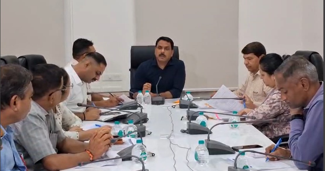 ગાંધીનગરમાં ઈમરજન્સી બેઠક