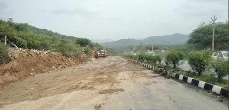 આંબાઘાટ-દાંતા રસ્તો ફરી ધમધમતો થયો