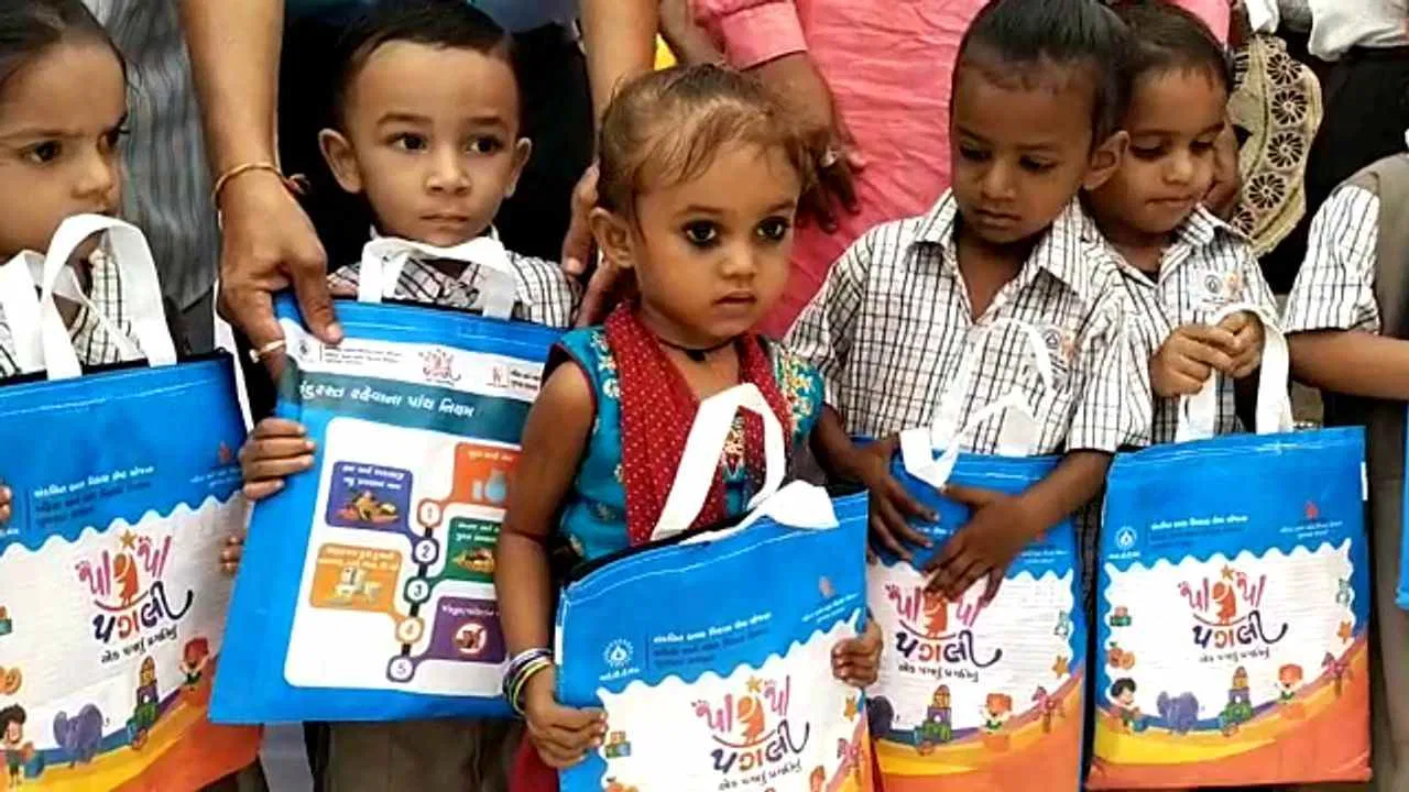 ગુજરાતમાં ઊજવાયો શાળા પ્રવેશોત્સવ