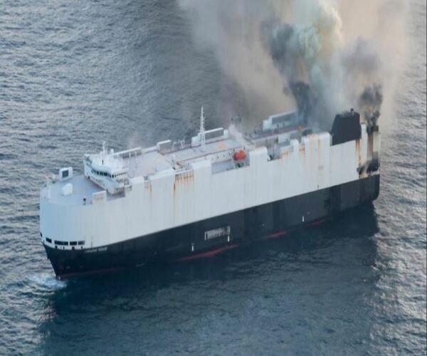 ઈલેક્ટ્રિક કારોમાં આગના કારણે ડુબ્યું આખુ જહાજ