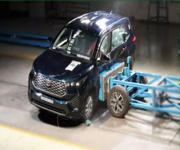 Toyota Innova Hycrossનો થયો ક્રેશ ટેસ્ટ