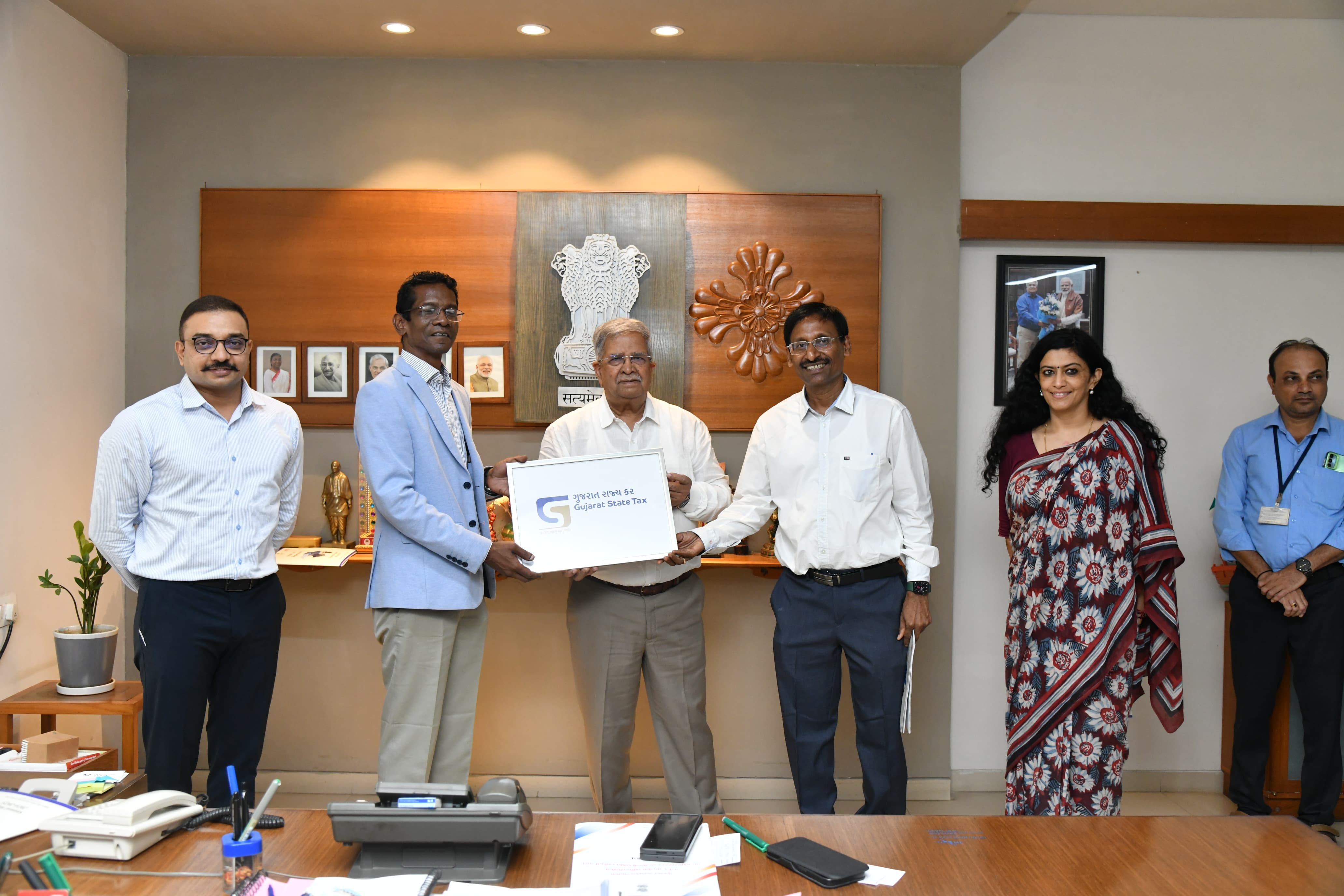 રાજ્ય કર વિભાગના નવા લોગોનું અનાવરણ