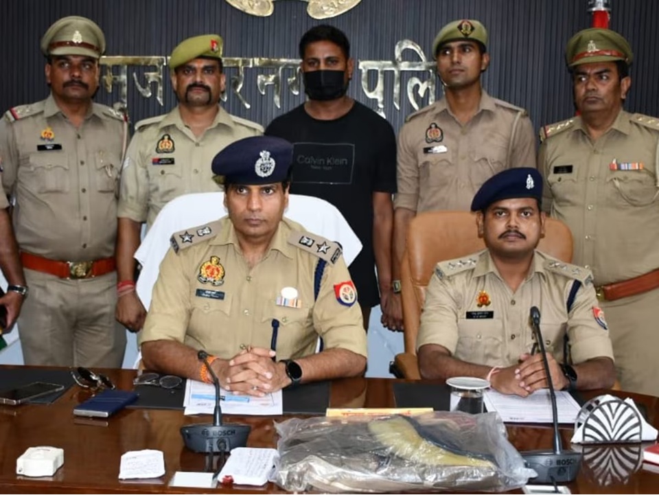 નકલી પોલીસ બની બનાવી 20 ગર્લફ્રેન્ડ