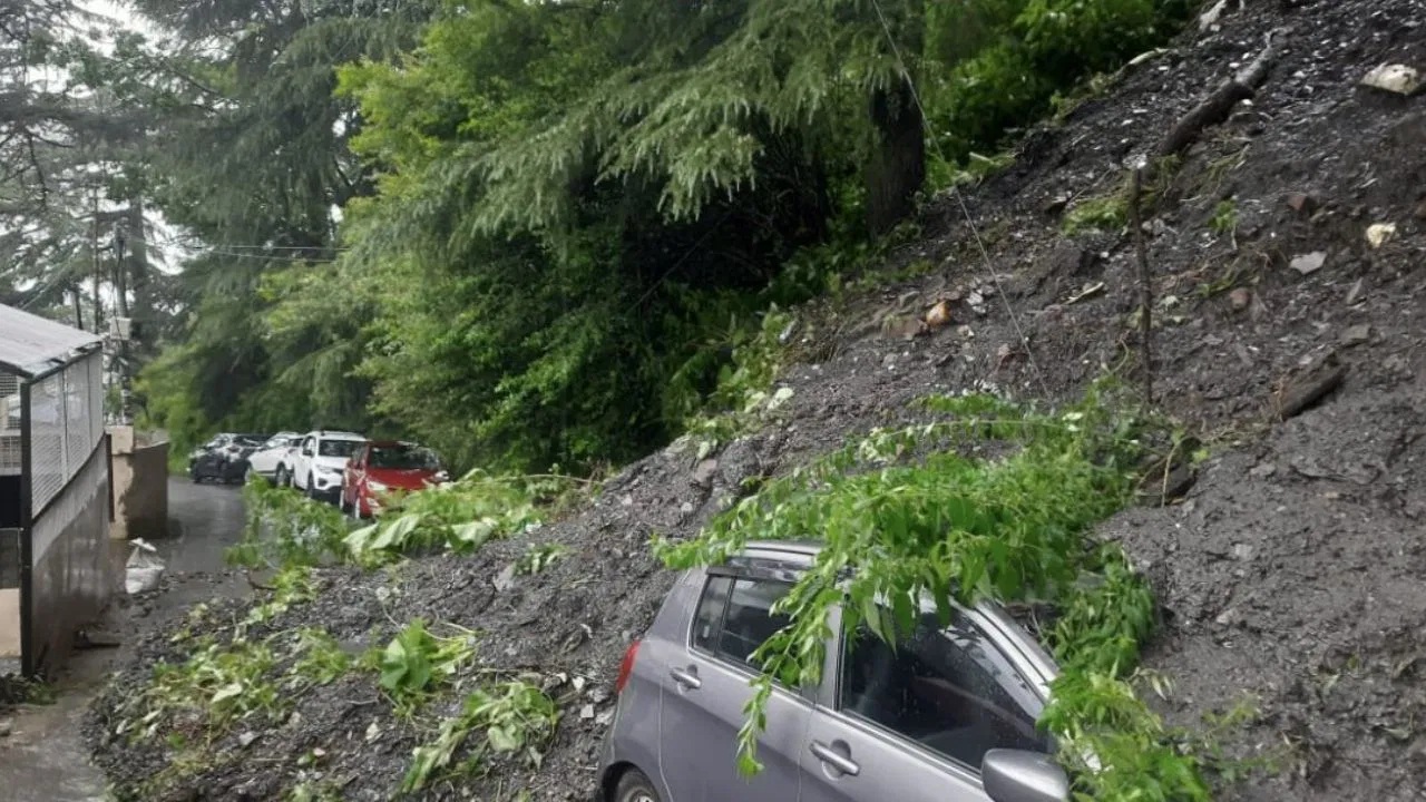 હિમાચલમાં જ્યાં જુઓ ત્યાં તબાહી જ તબાહી