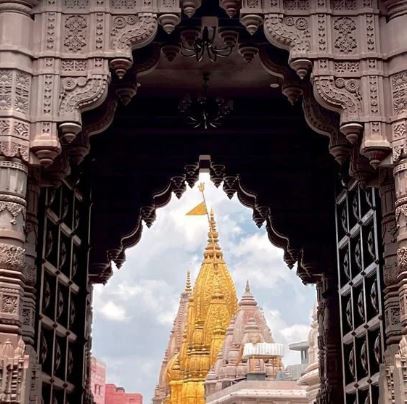 કાશી વિશ્વનાથ મંદિરમાં નારીશક્તિનું સન્માન