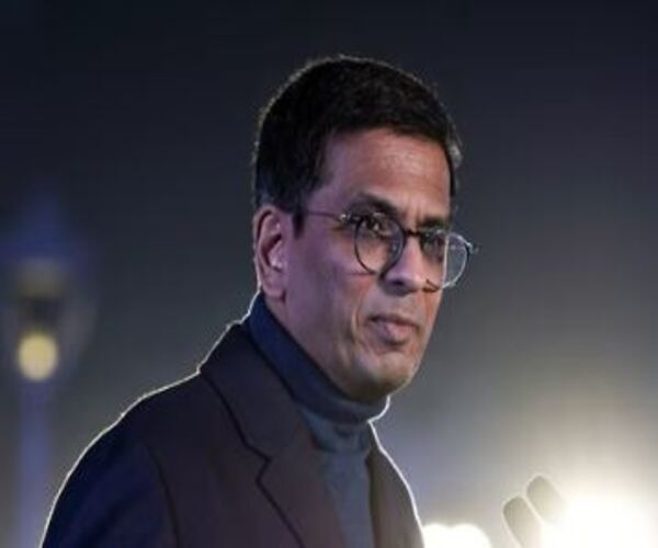 રિટાયર્મેન્ટના 8 મહિના પછી પણ પૂર્વ CJI ચંદ્રચૂડે નથી ખાલી કર્યો બંગલો