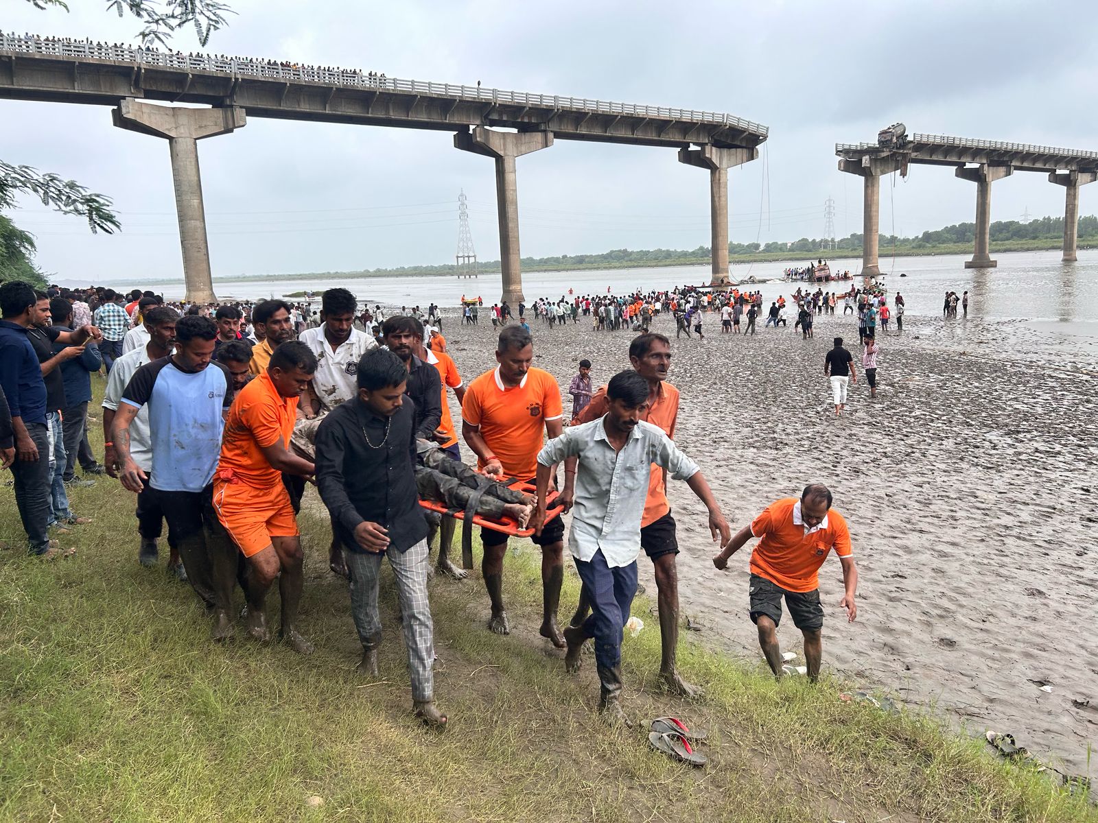 Gambhira bridge collapse