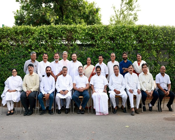 ગુજરાત કોંગ્રેસના નેતાઓને દિલ્હીનું તેડું!