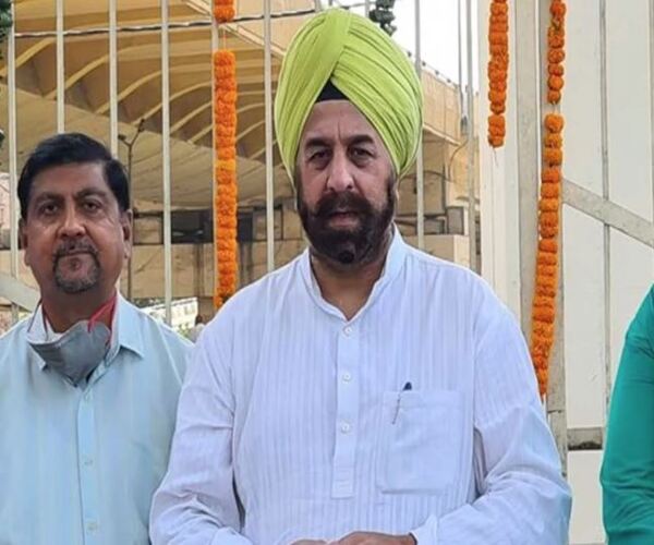 સાપ પાળશો તો ડંખ મારશે જ